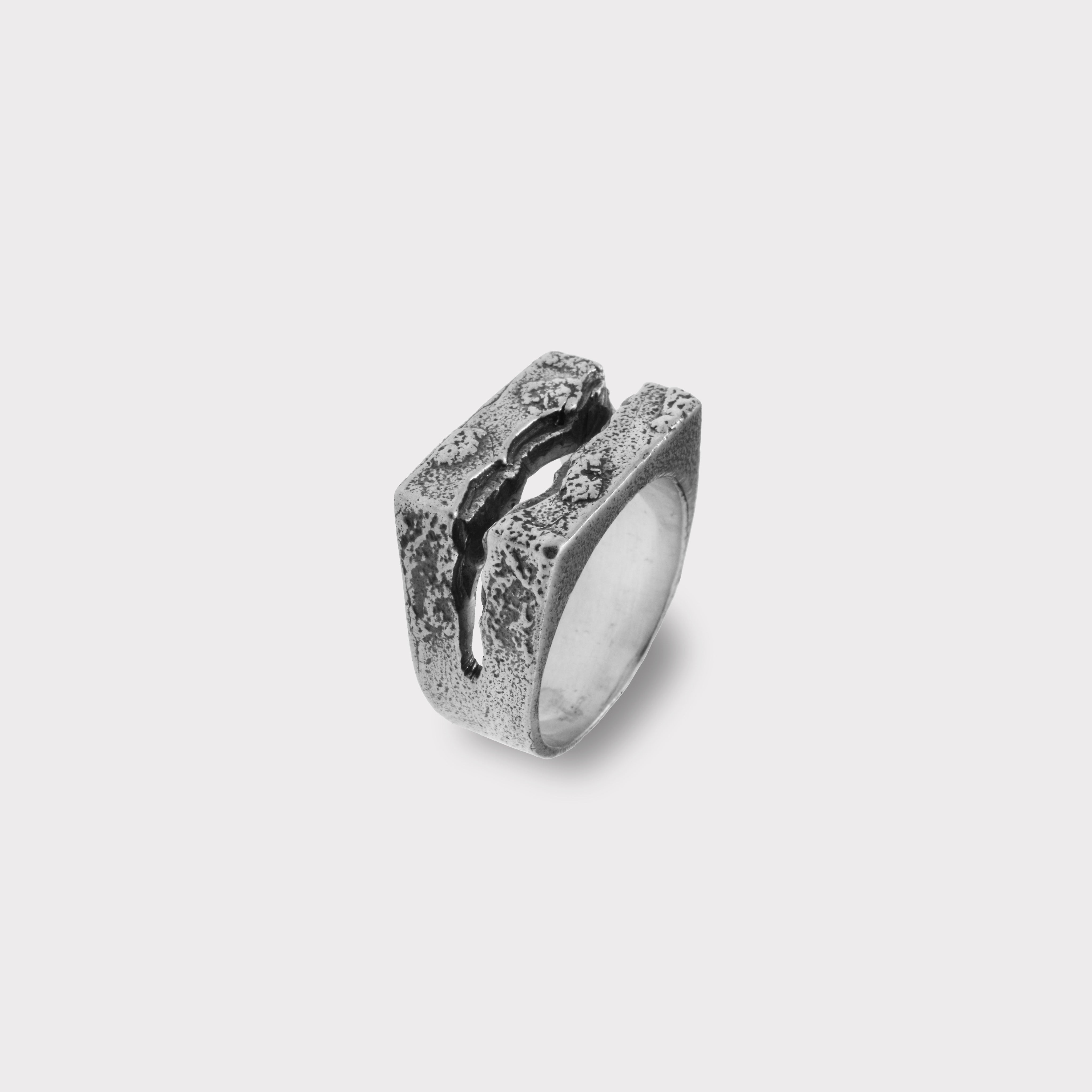 Fracture Ring