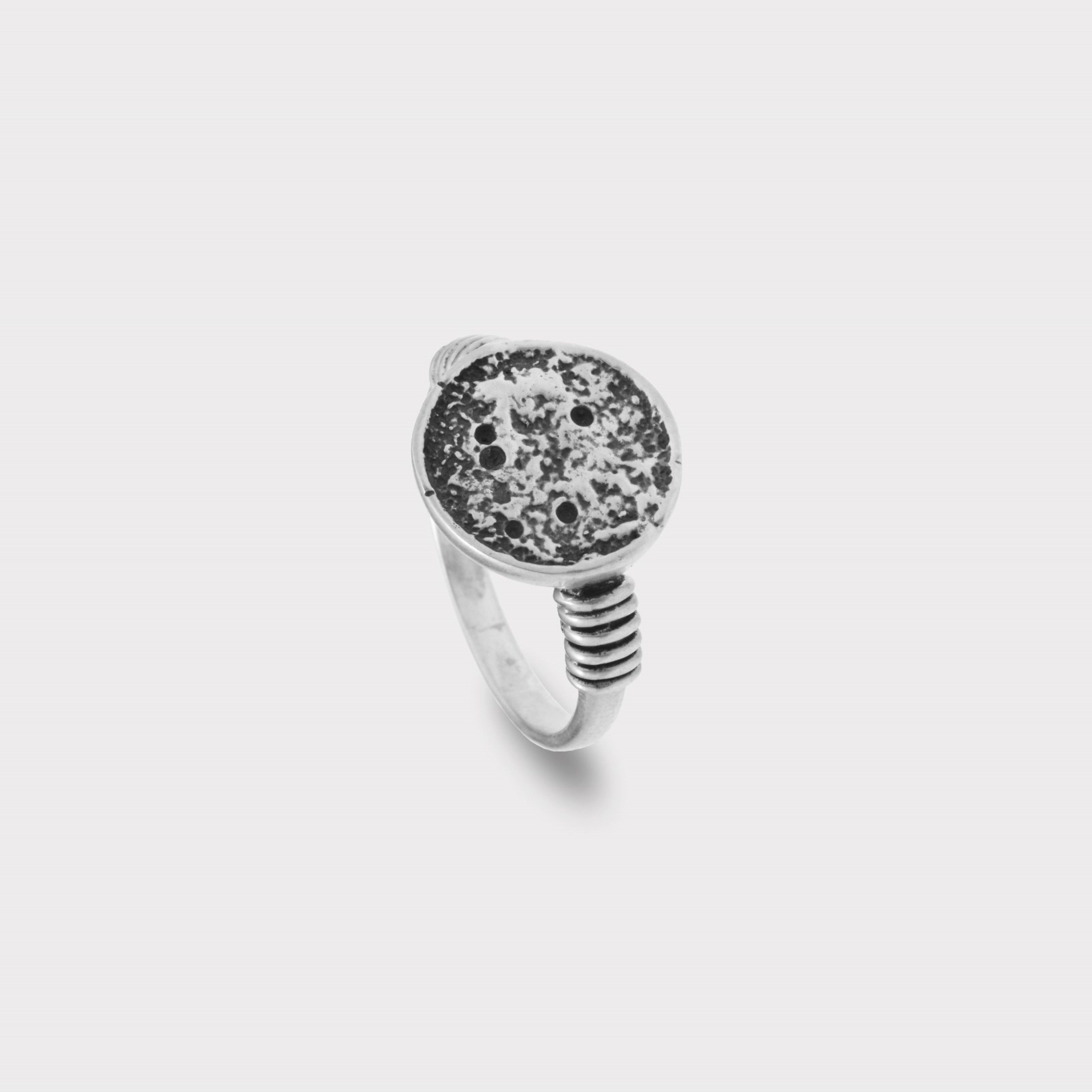 Levana Ring